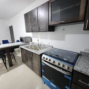 Chelsie 402 Apartamento