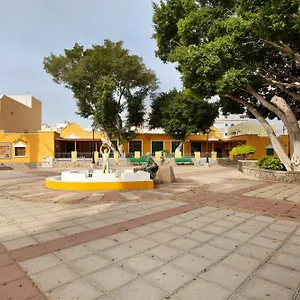 Casa Plaza San Nicolas De Bari , Sardina España